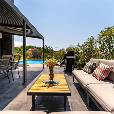 Papillon * Kaštelir