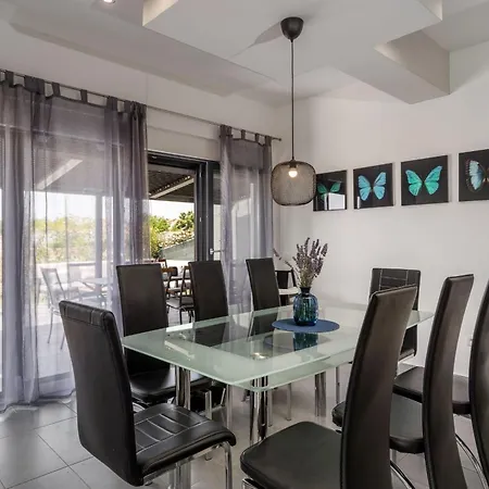 Papillon Villa